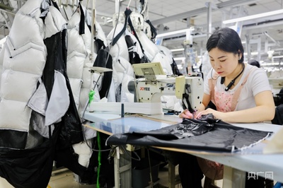 河北寧晉 小紗線、小布塊“織造”百億紡織服裝大產(chǎn)業(yè)